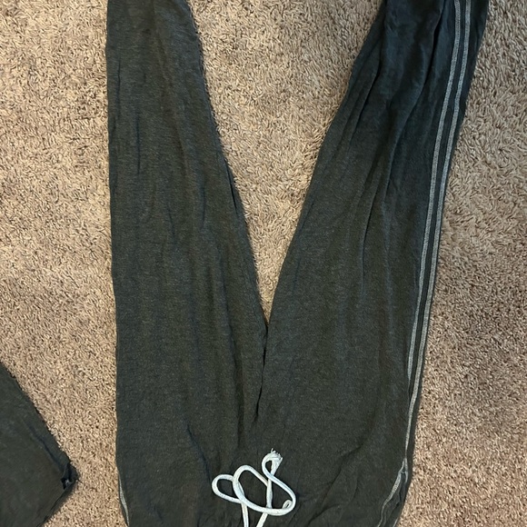 Target COLSIE dark gray cropped hooded sweatshirt and jogger sweatpants set m/l - Picture 4 of 7